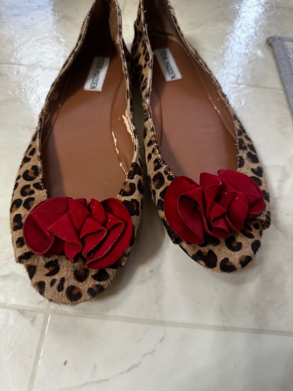 8.5 Steve Madden Leopard-Print Ballet Flats with Red Rosette